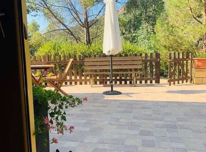 La Del Sud Bed & Breakfast 4*